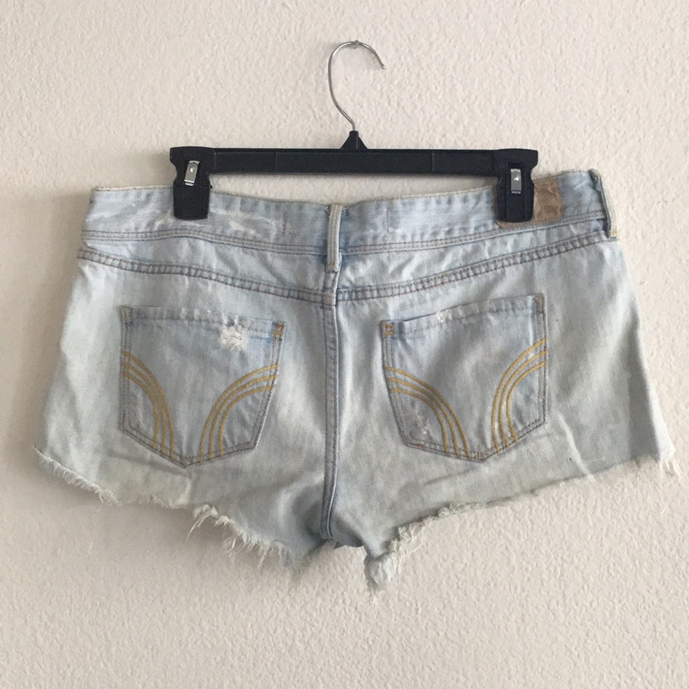 Hollister distressed shorts - Picture 3 of 3